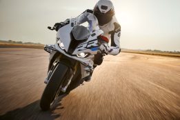 2023-BMW-S1000RR-25